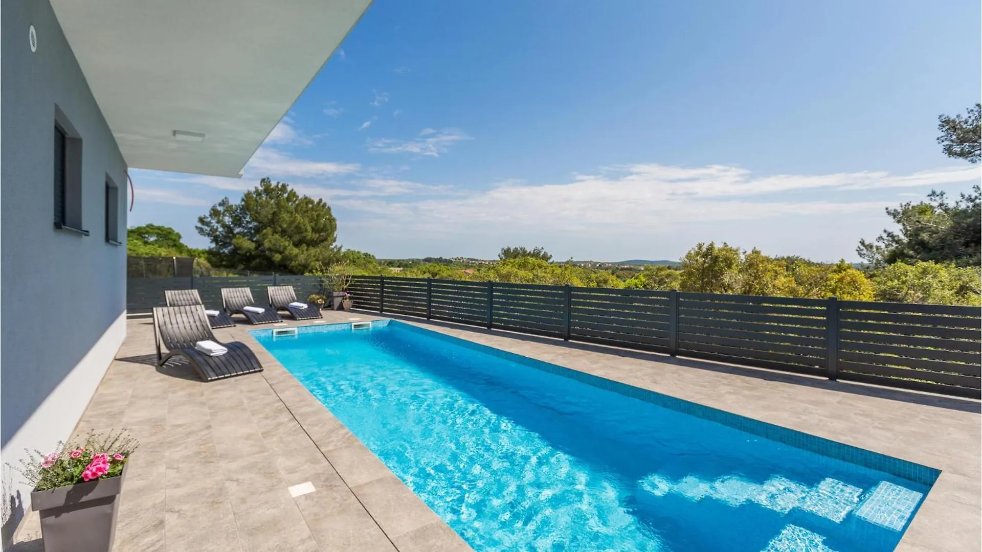 Holiday home 3 Bedroom Cozy Home In Pula