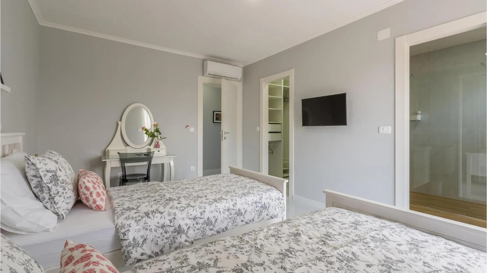 3 Bedroom Cozy Home In Pula Croatia