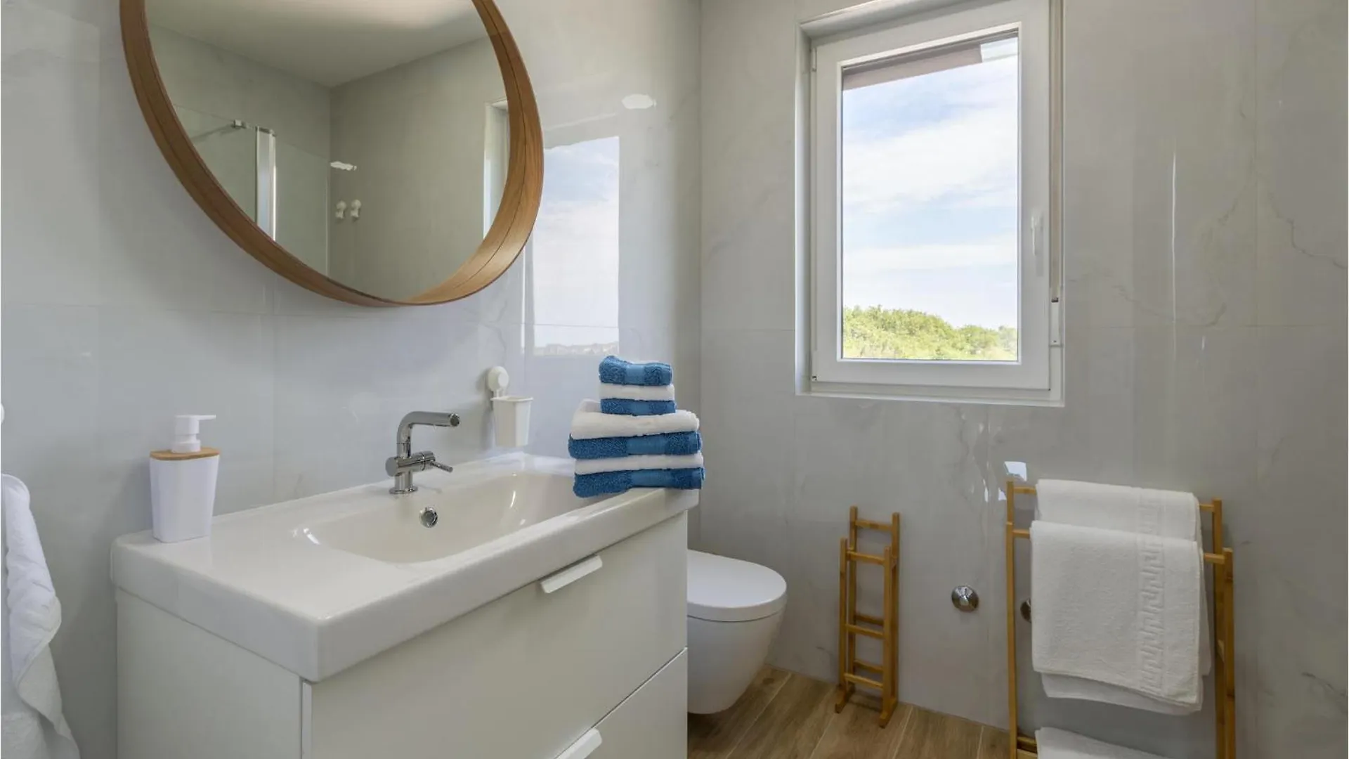 Holiday home 3 Bedroom Cozy Home In Pula