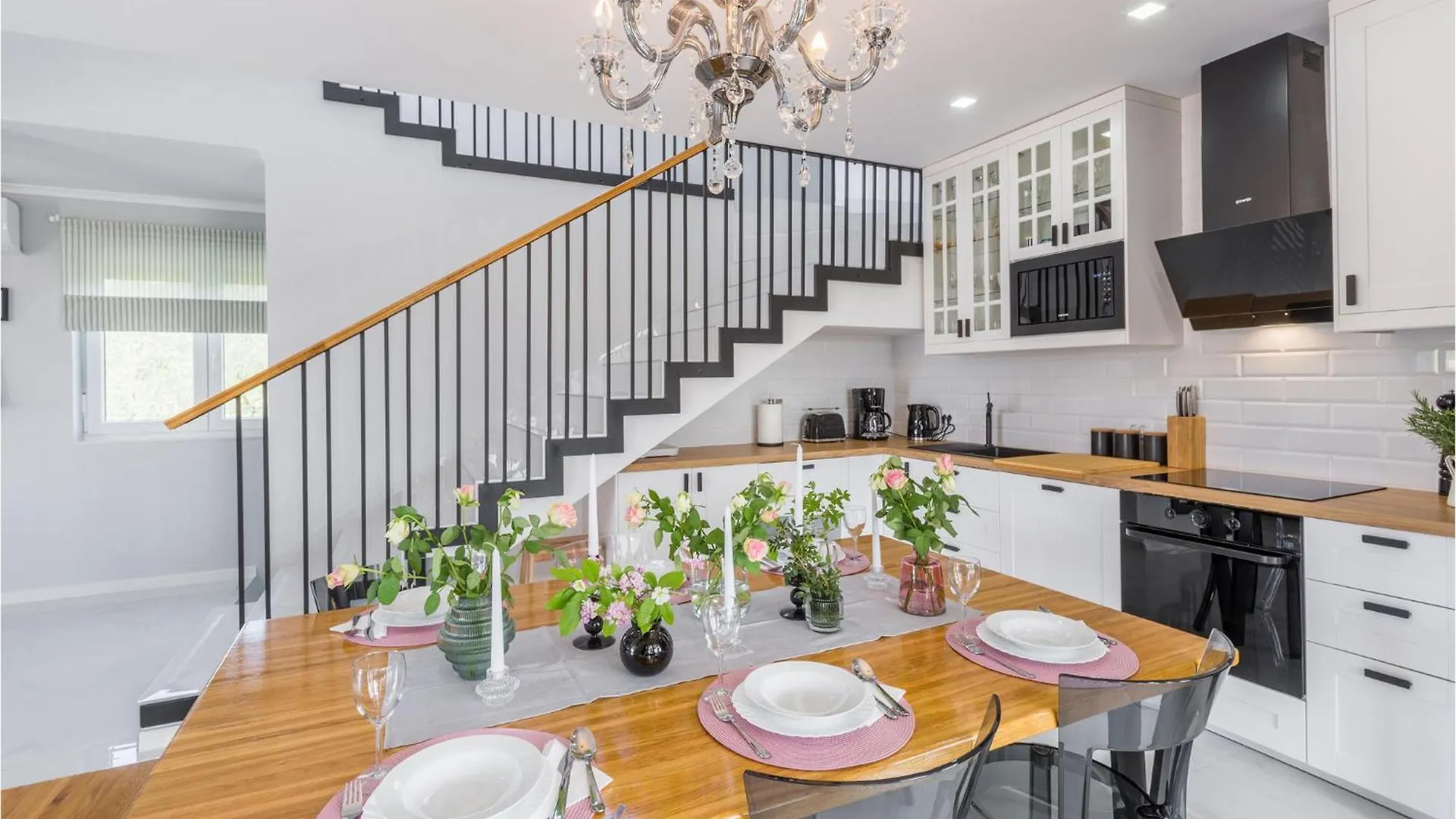 別荘 3 Bedroom Cozy Home In プーラ
